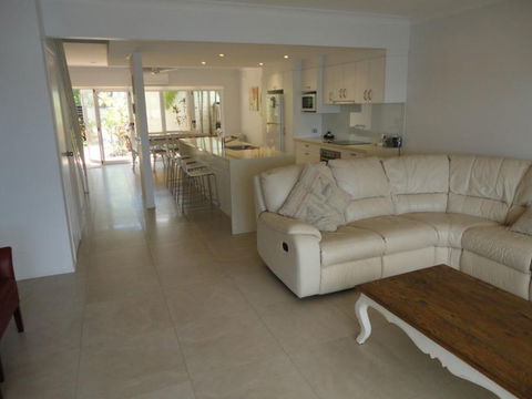 Noosa Entrance Waterfront Resort - Accommodation Mt Buller 2