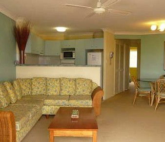Kirra Palms Holiday Apartments - Accommodation Mt Buller 2