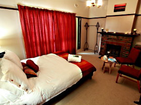 Old Cable Station Colonial Retreat - Accommodation Mt Buller 0