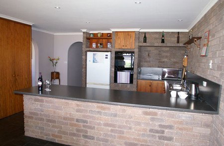 Three Hut Point Waterfront Accommodation - Accommodation Mt Buller 2