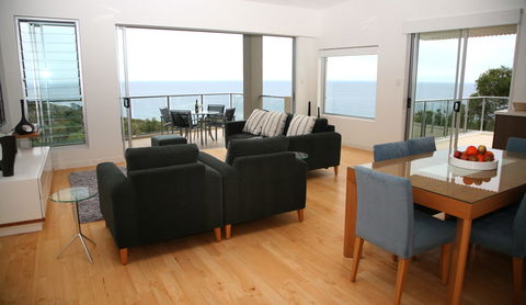 Rainbow Ocean Palms Resort - Accommodation Mt Buller 4