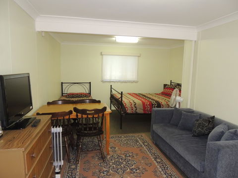 A Paradise Bungalow Waterfront - Accommodation Mt Buller 4