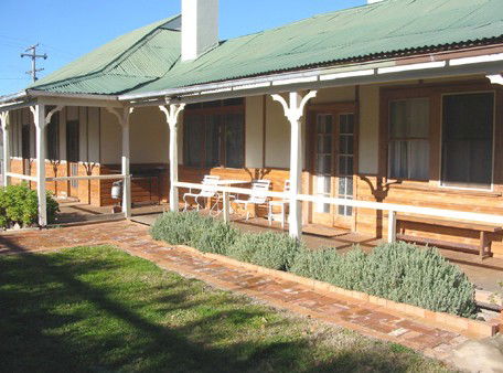Gundagai Historic Cottages Bed And Breakfast - Accommodation Mt Buller 0