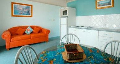 Allamanda Retreat - The Entrance - Accommodation Mt Buller 2