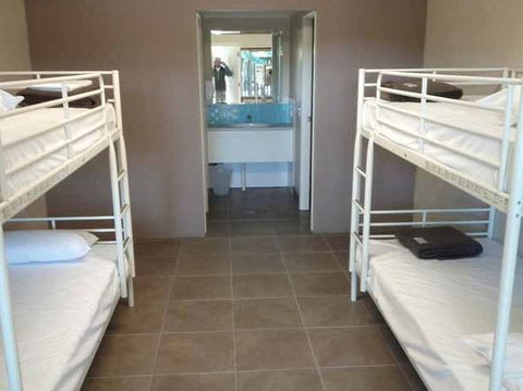 Flashpackers Hervey Bay - Accommodation Mt Buller 4