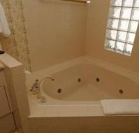 McNevins Warwick Motel and Gunyah Restaurant - Accommodation Mt Buller