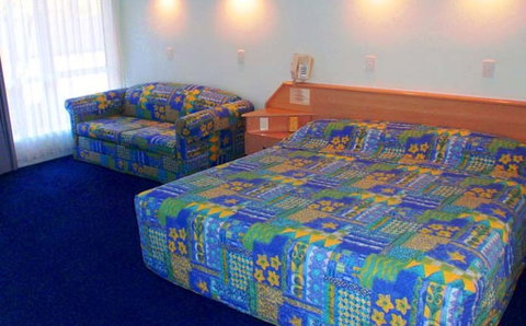 Runaway Bay Motor Inn - Accommodation Mt Buller 2