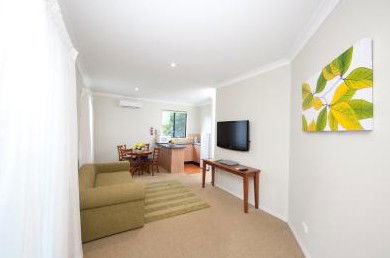Pokolbin Hills Chateau Resort - Accommodation Mt Buller 4