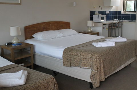A' Montego Mermaid Beach Motel - Accommodation Mt Buller 0