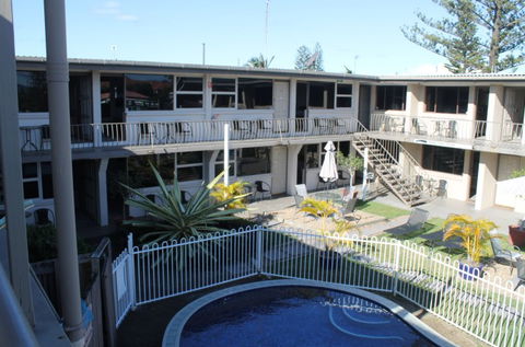 A' Montego Mermaid Beach Motel - Accommodation Mt Buller 3