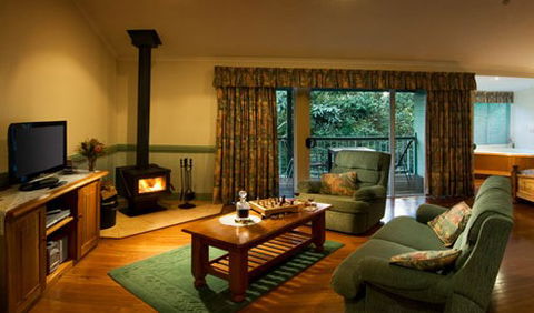 Clouds Of Montville Mountain Resort Motel - Accommodation Mt Buller 0