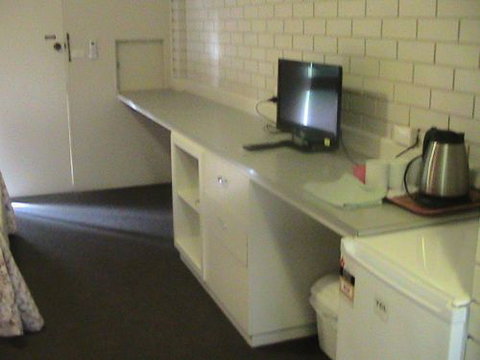 Cobden Roadhouse Motel - Accommodation Mt Buller 3