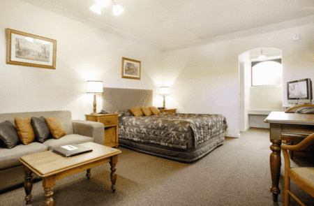 Hotel Bruce County - Accommodation Mt Buller 2