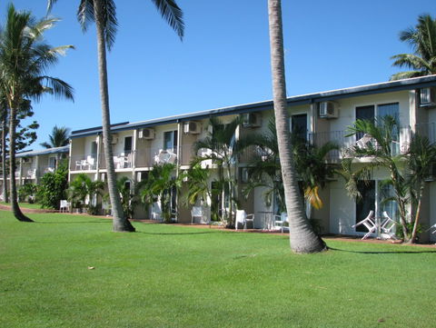 Cardwell Beachcomber Motel & Tourist Park - Accommodation Mt Buller 2