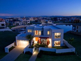 Valencia - Accommodation Mt Buller 0