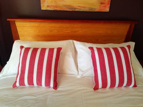 ArtHOUSE Beachfront Accommodation - Accommodation Mt Buller 4