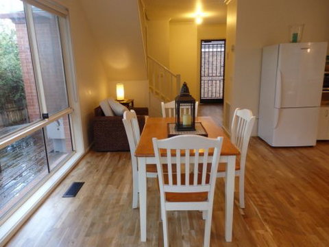 CENTREPOINT UNITS - HEIDELBERG - Accommodation Mt Buller 7