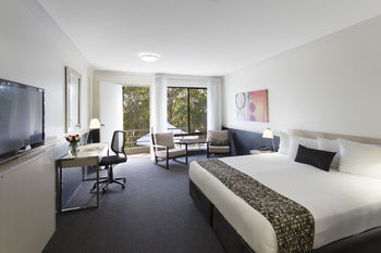 Best Western Plus Apollo International Hotel - Accommodation Mt Buller 3