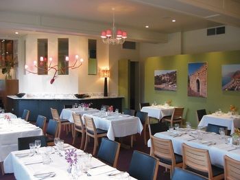 Best Western Plus The Tudor-Box Hill - Accommodation Mt Buller 8