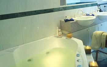 Best Western Plus The Tudor-Box Hill - Accommodation Mt Buller 24
