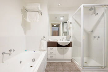 Ringwood Royale - Accommodation Mt Buller 4