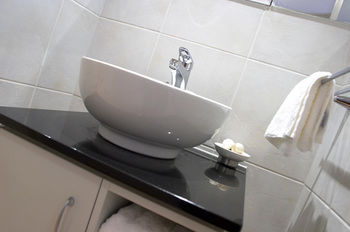 L'Auberge Noosa - Accommodation Mt Buller 1