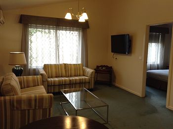 Elizabethan Lodge - Accommodation Mt Buller 8
