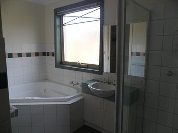 Australian Home Away @ Box Hill 32 - Accommodation Mt Buller 0