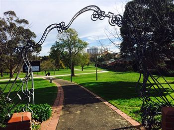 Australian Home Away @ Box Hill 32 - Accommodation Mt Buller 2