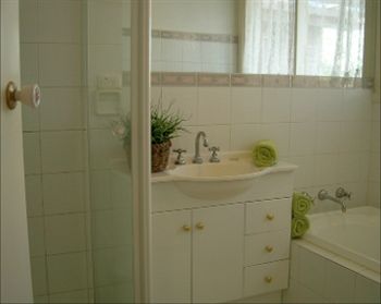 Australian Home Away @ Doncaster Grange Park - Accommodation Mt Buller 0
