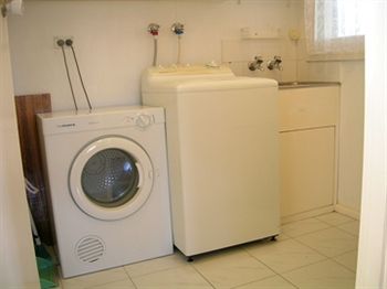 Australian Home Away @ Doncaster Grange Park - Accommodation Mt Buller 3