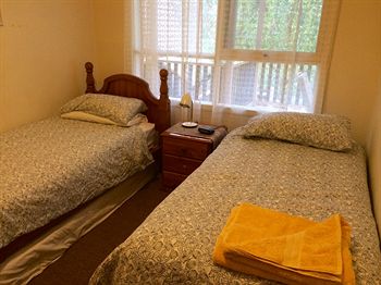 Australian Home Away @ Doncaster Grange Park - Accommodation Mt Buller 6