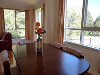 Australian Home Away @ Doncaster Grange Park - Accommodation Mt Buller 10