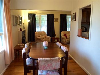 Australian Home Away @ Doncaster Grange Park - Accommodation Mt Buller 11