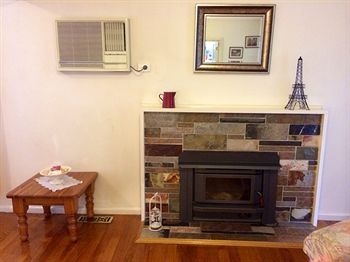 Australian Home Away @ Doncaster Grange Park - Accommodation Mt Buller 18