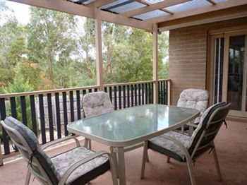 Australian Home Away @ Doncaster Grange Park - Accommodation Mt Buller 19