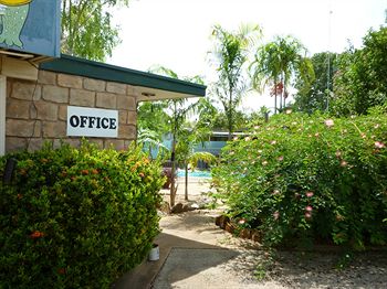 Palm Court Budget Motel Hostel/Backpackers - Accommodation Mt Buller 0