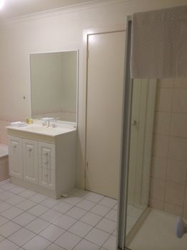 Australian Home Away Ringwood @ Bardia - Accommodation Mt Buller 0
