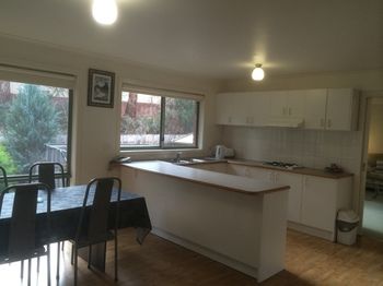 Australian Home Away Ringwood @ Bardia - Accommodation Mt Buller 2