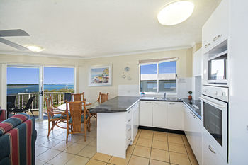 Sandy Shores Luxury Holiday Units - Accommodation Mt Buller 40