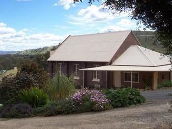 Church House B&B Gundagai - Accommodation Mt Buller 1