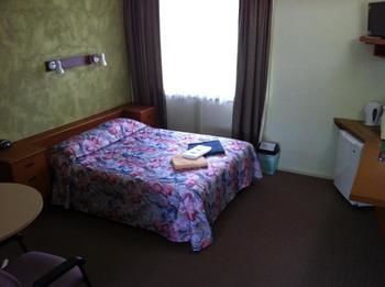 Bushmans Retreat Motor Inn - Accommodation Mt Buller 11