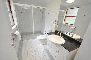 Balmain 12 Foy Furnished Apartment - Accommodation Mt Buller 2