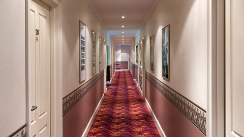 BEST WESTERN Ensenada Motor Inn - Accommodation Mt Buller 3