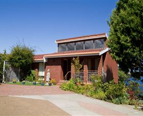 Waterside Accommodation - Derwent Retreat - Accommodation Mt Buller 0