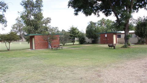 Riverbank Caravan Park - Accommodation Mt Buller 3