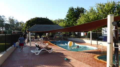 Painters Island Caravan Park - Accommodation Mt Buller 2
