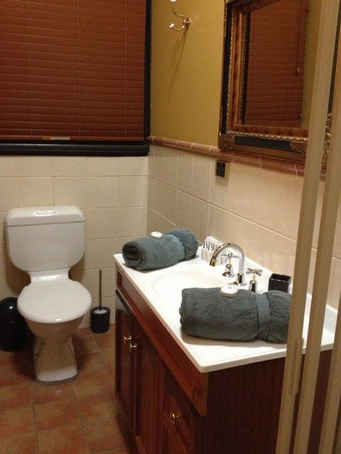 Church House B&B Gundagai - Accommodation Mt Buller 11