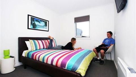 The Island Accommodation - Phillip Island YHA - Accommodation Mt Buller 3