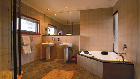 Meringa Springs - Accommodation Mt Buller 4